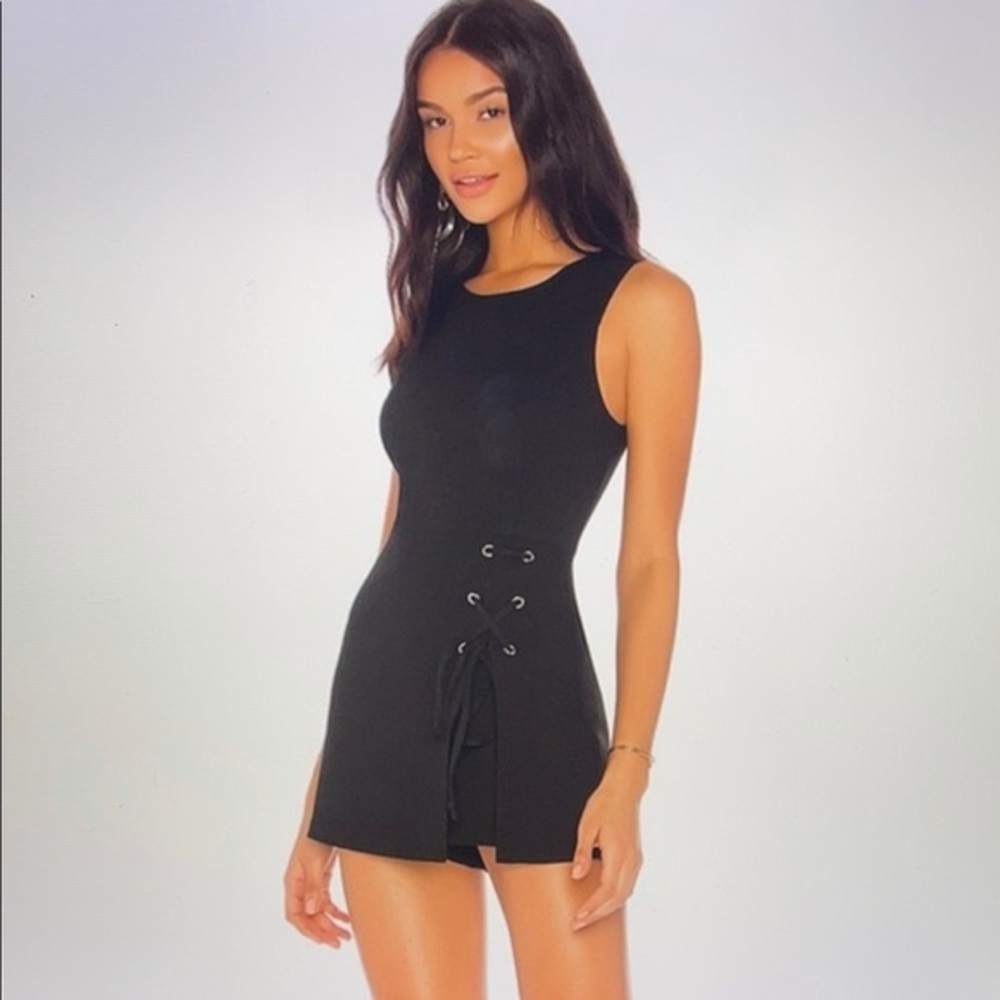 BCBGeneration Black Side Lace-Up Skirt Overlay Sleeveless Romper | Size 6